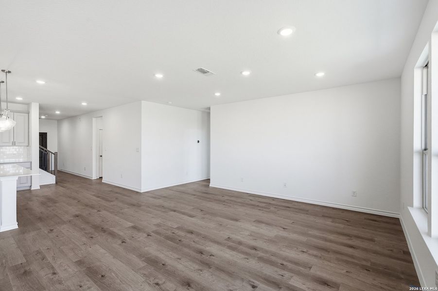 Spacious, unfurnished interior of a new home in Dove Song, Marion (Image 27).