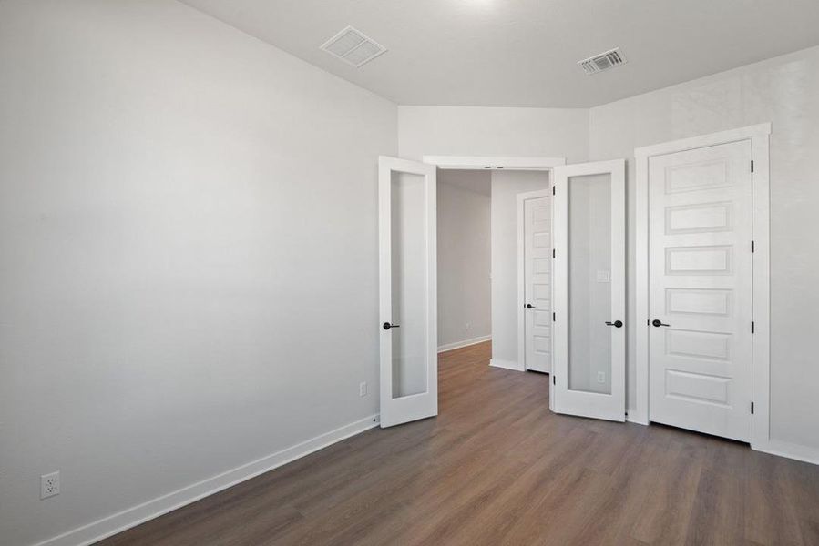 Spacious, unfurnished interior of a new home in Park Central, Georgetown (Image 15).