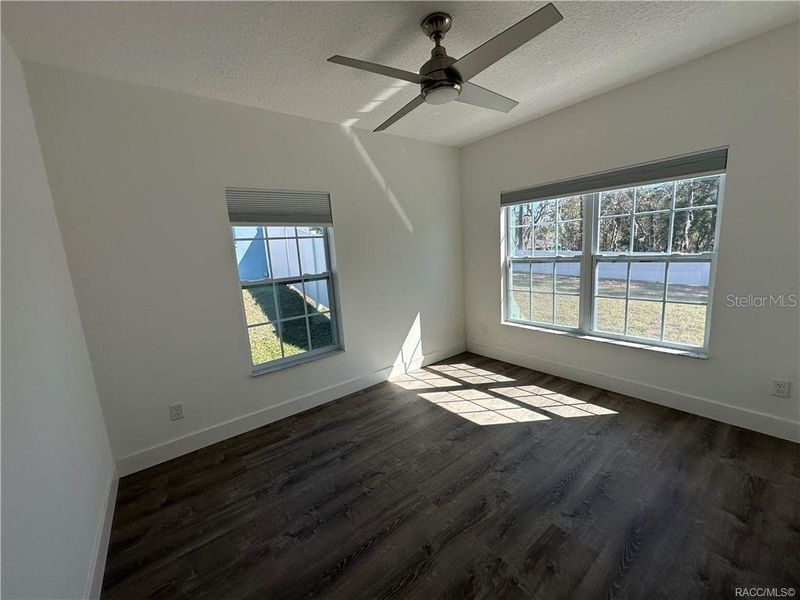 Spacious, unfurnished interior of a new home in , Citrus Springs (Image 18).