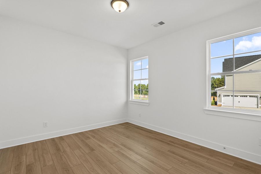 Spacious, unfurnished interior of a new home in Hancock Farms, Aiken (Image 35).