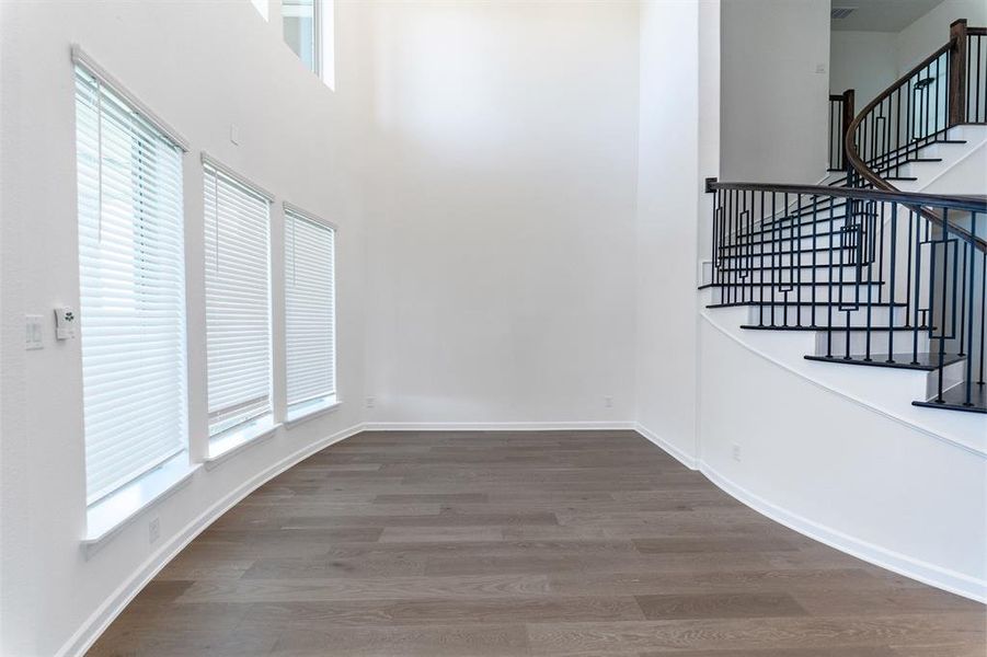 Spacious, unfurnished interior of a new home in Sonoma Verde, Rockwall (Image 16).