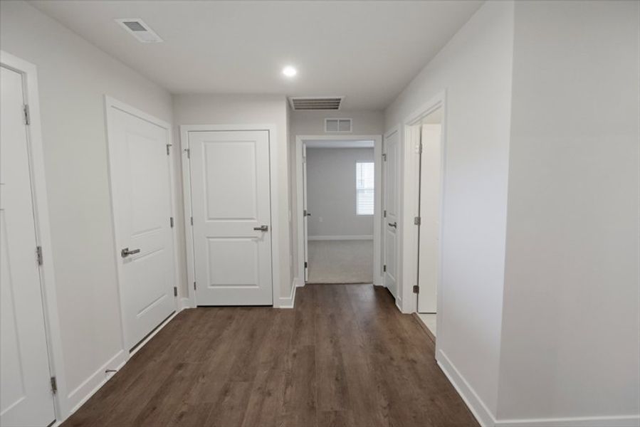 Spacious, unfurnished interior of a new home in Everly, Spartanburg (Image 15).