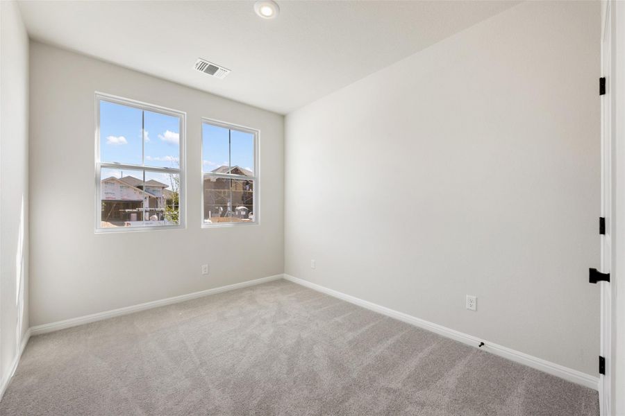 Spacious, unfurnished interior of a new home in Berry Creek Highlands, Georgetown (Image 13).