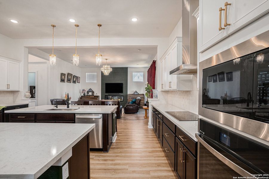 Furnished interior view inside a new home in Mesa Western, Cibolo (Image 4).