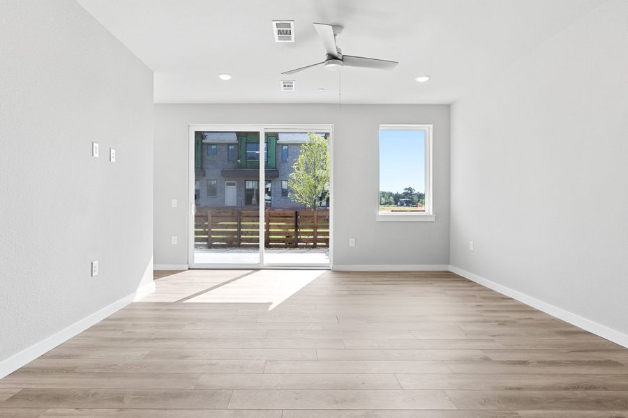 Spacious, unfurnished interior of a new home in Ten Mile Creek, Celina (Image 21).