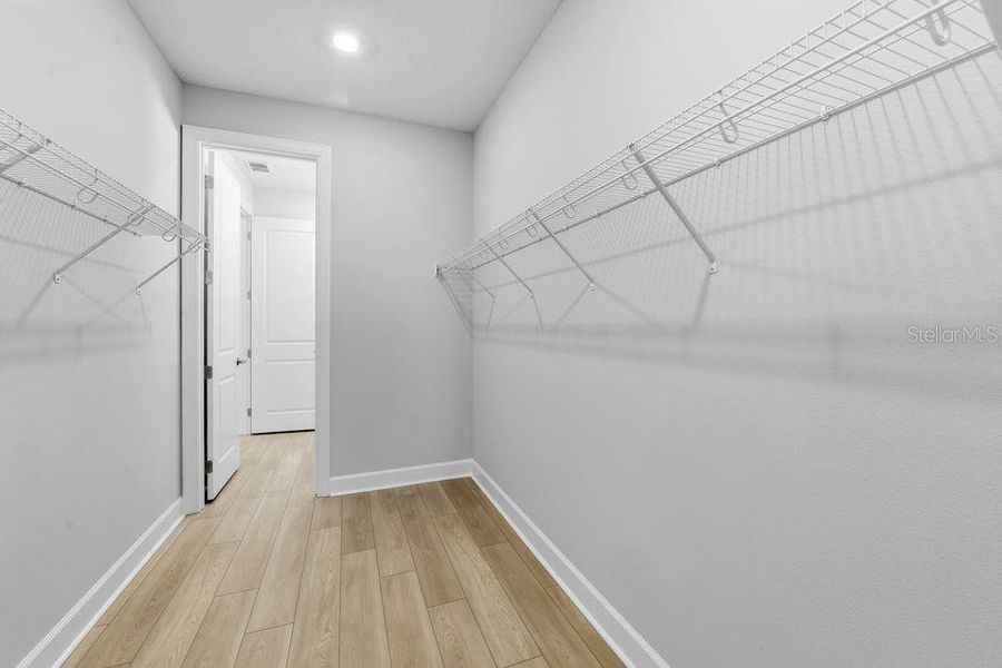 Spacious, unfurnished interior of a new home in Coasterra Community Group Page, Palmetto (Image 19).