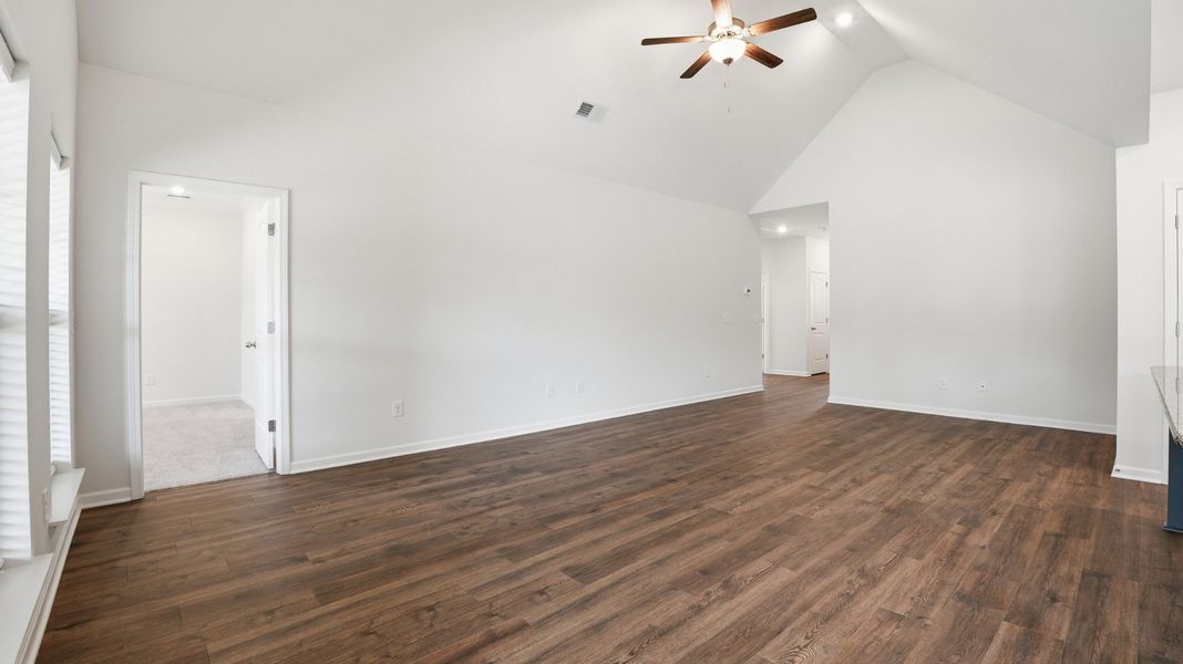 Spacious, unfurnished interior of a new home in Stillwater, Tullahoma (Image 24).
