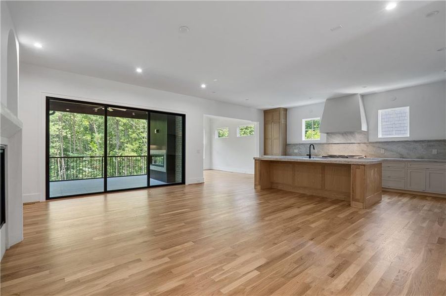 Spacious, unfurnished interior of a new home in , Acworth (Image 15).