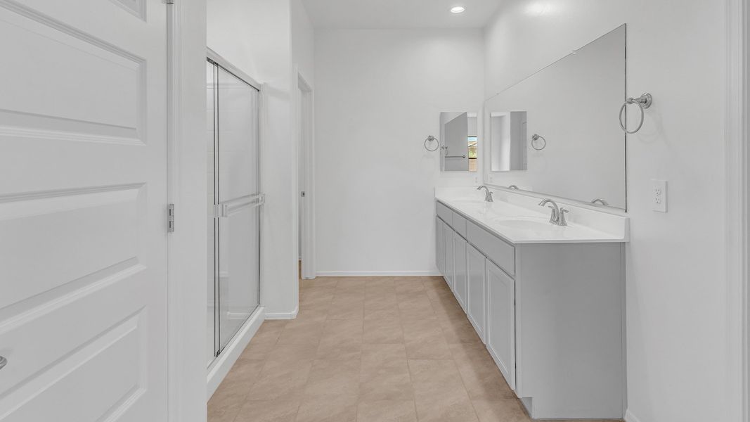 Image 48 representing the Pearl by D.R. Horton in Saguaro Bloom, Marana, AZ.