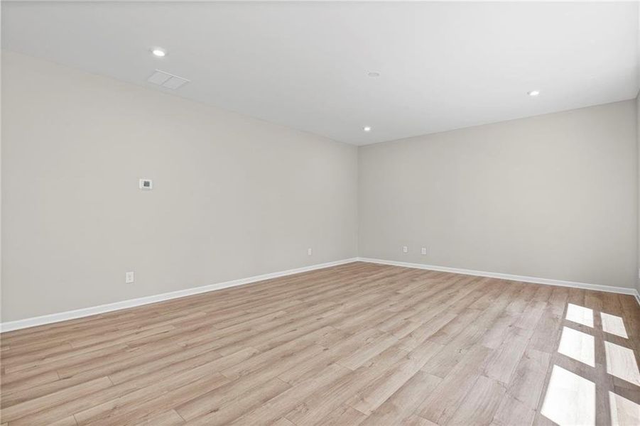 Spacious, unfurnished interior of a new home in Sage Woods, Dallas (Image 15).