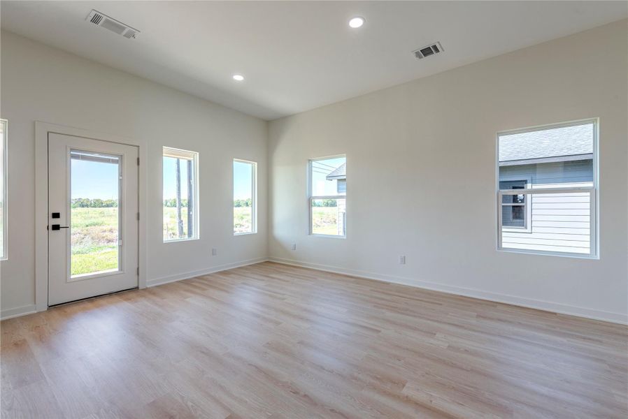 Spacious, unfurnished interior of a new home in , Bay City (Image 29). Spacious, unfurnished interior of a new home in , Bay City (Image 29).