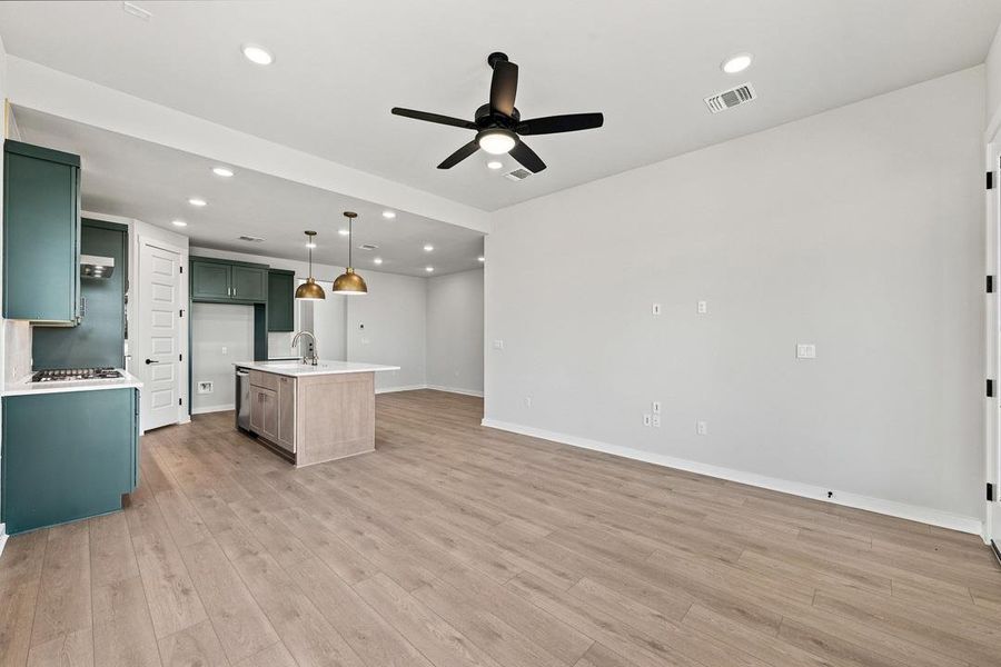 Spacious, unfurnished interior of a new home in Terrace Collection At Turner's Crossing, Buda (Image 18). Spacious, unfurnished interior of a new home in Terrace Collection At Turner's Crossing, Buda (Image 18).
