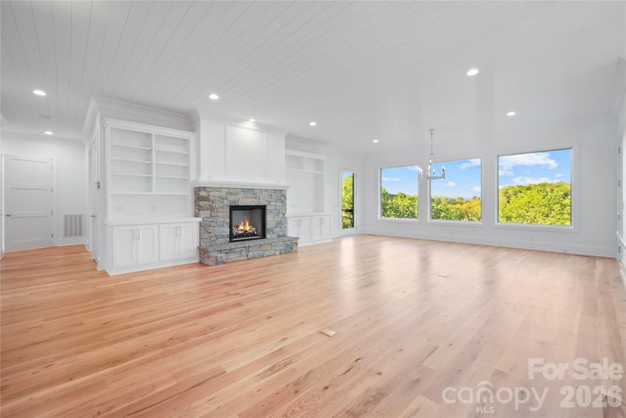 Spacious, unfurnished interior of a new home in , Newland (Image 25).