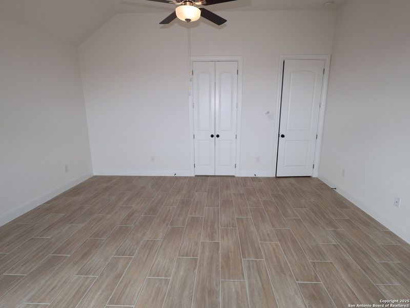 Spacious, unfurnished interior of a new home in Preserve at Annabelle Ranch, San Antonio (Image 20).