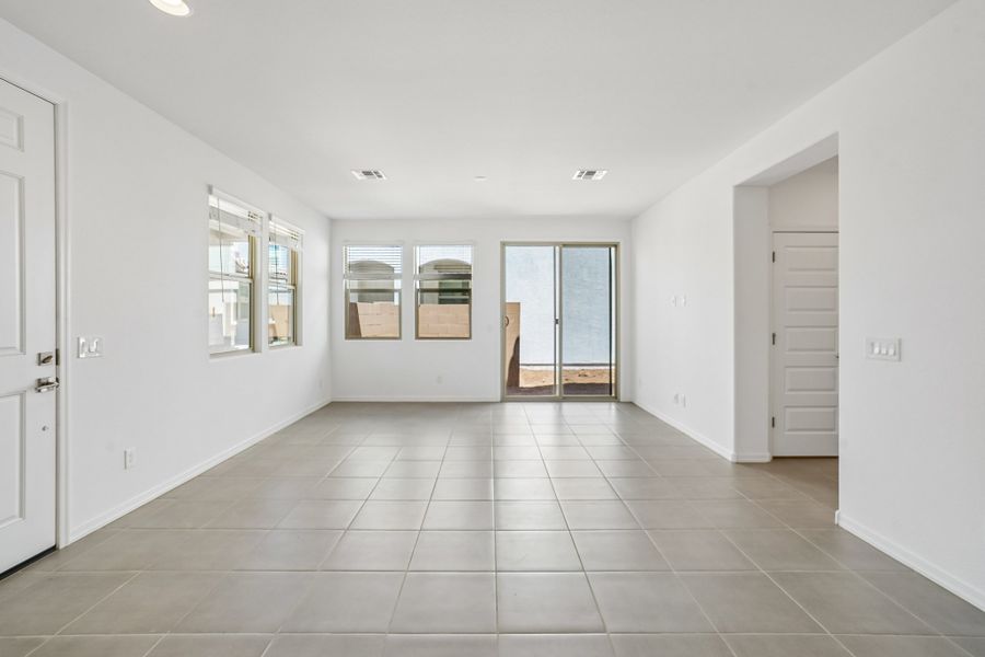 Spacious, unfurnished interior of a new home in Rancho Mercado, Surprise (Image 19).