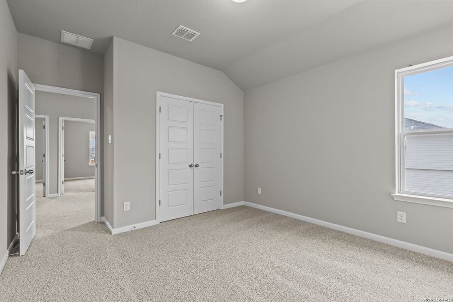 Spacious, unfurnished interior of a new home in Morgan Meadows, San Antonio (Image 10).