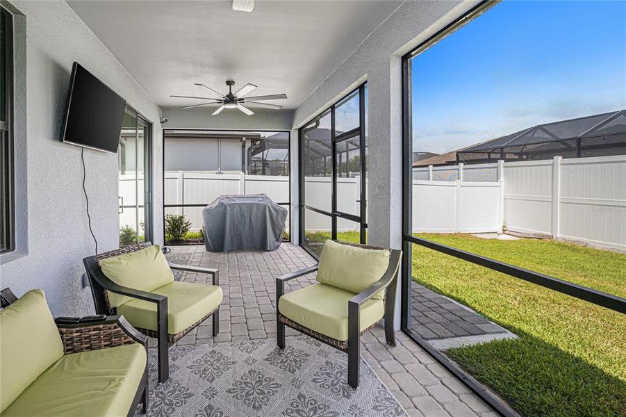 Exterior details and patio area of a home in , North Port (Image 3).