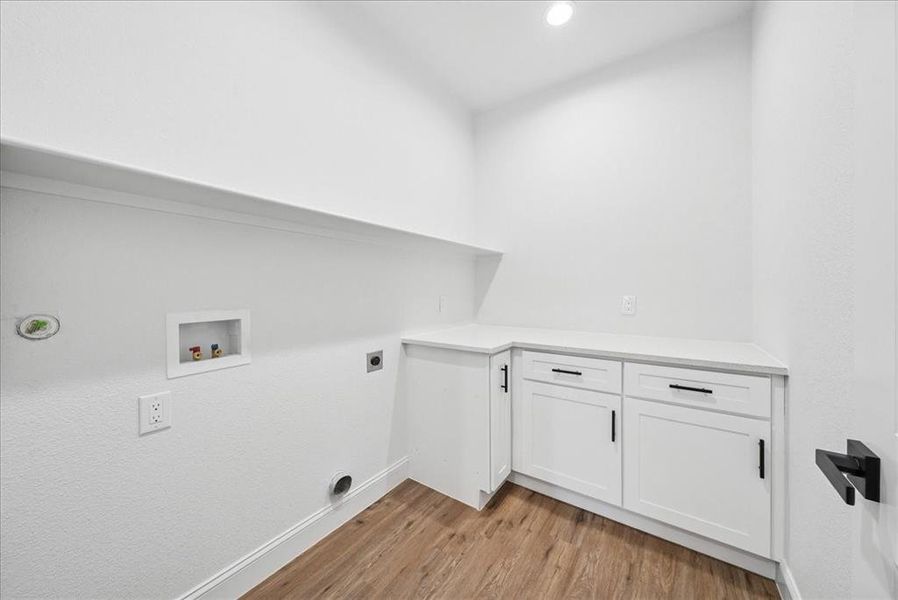 Spacious, unfurnished interior of a new home in , Granbury (Image 28). Spacious, unfurnished interior of a new home in , Granbury (Image 28).