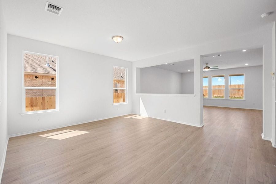 Spacious, unfurnished interior of a new home in Salerno - Classic Collection, Round Rock (Image 7). Spacious, unfurnished interior of a new home in Salerno - Classic Collection, Round Rock (Image 7).