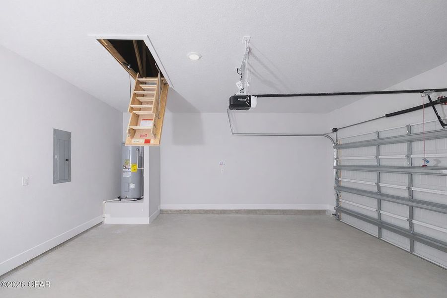 Spacious, unfurnished interior of a new home in Parkbrook, Panama City (Image 14).