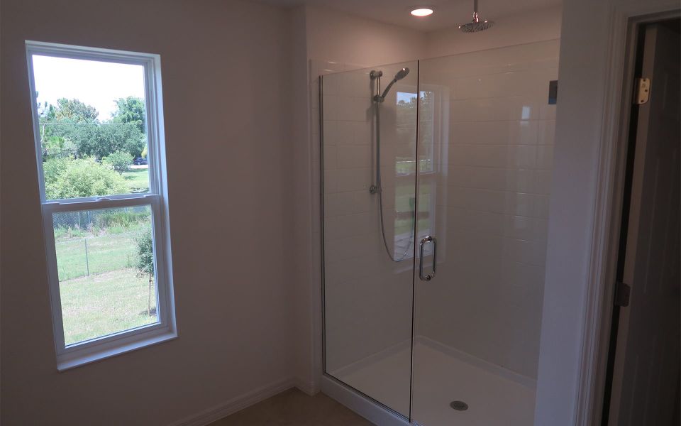 Luxurious Primary Bathroom in Central Florida Home