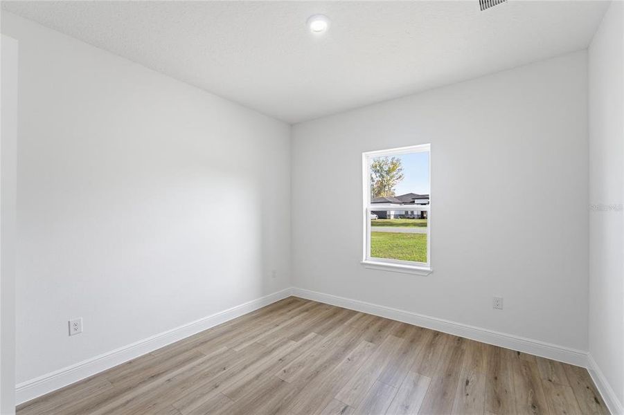 Spacious, unfurnished interior of a new home in , Ocala (Image 28).