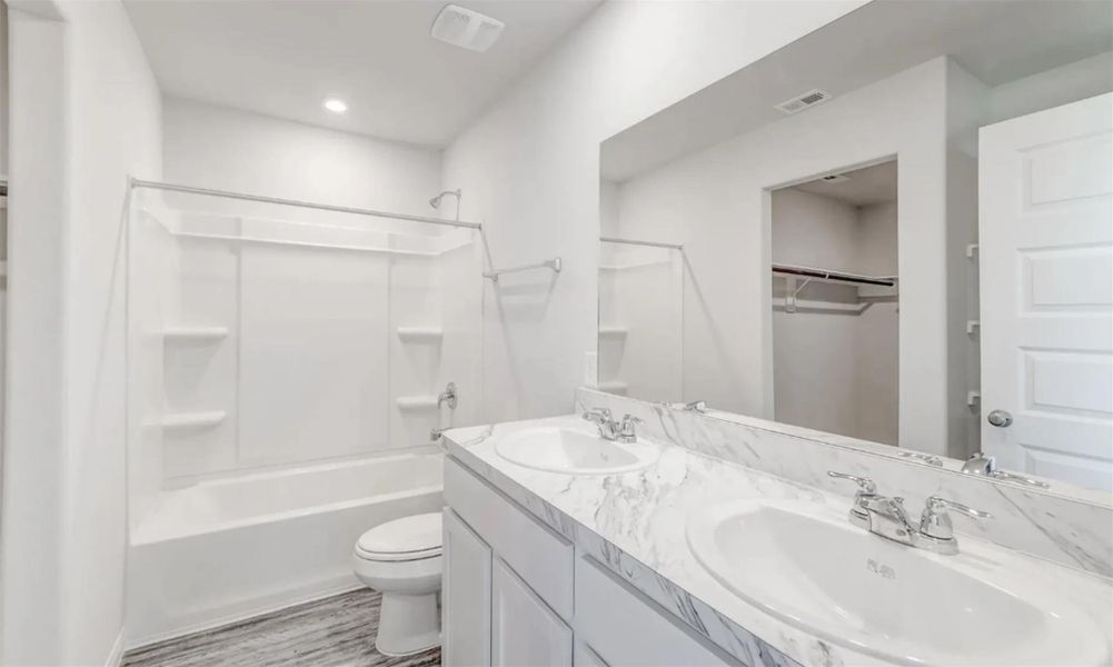 Furnished interior view inside a new home in Redland Estates, Lufkin (Image 5).