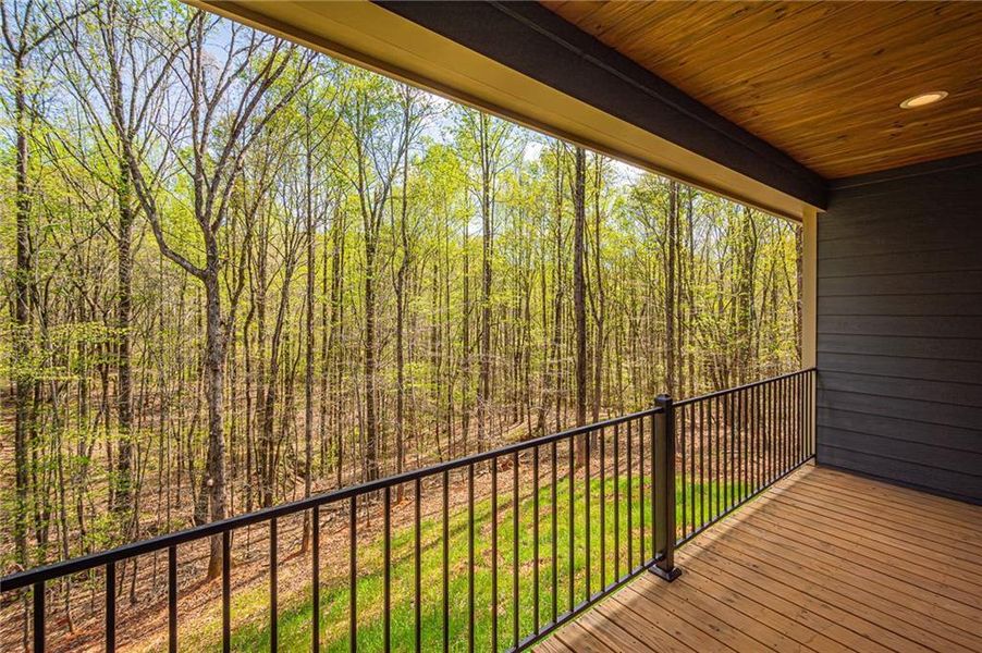 Exterior details and patio area of a home in , Murrayville (Image 37).