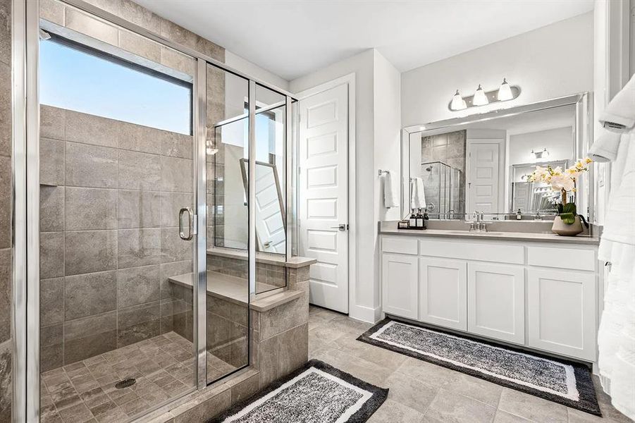 Furnished interior view inside a new home in , Rowlett (Image 27).