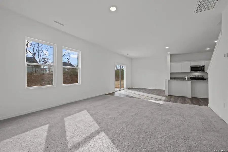 Spacious, unfurnished interior of a new home in Hennersby Hollow, San Antonio (Image 22). Spacious, unfurnished interior of a new home in Hennersby Hollow, San Antonio (Image 22).