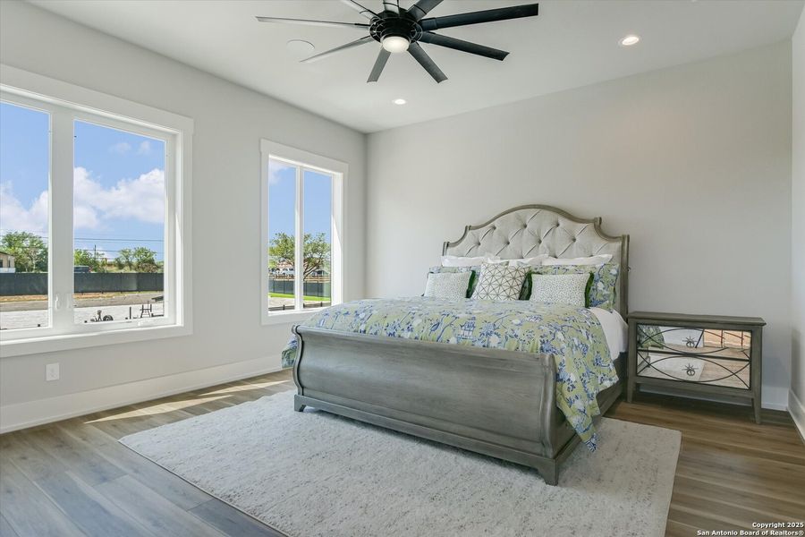 Furnished interior view inside a new home in , Kingsland (Image 15).