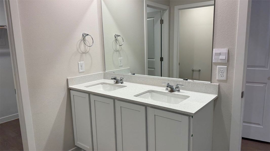 Furnished interior view inside a new home in London Towne, Corpus Christi (Image 10).