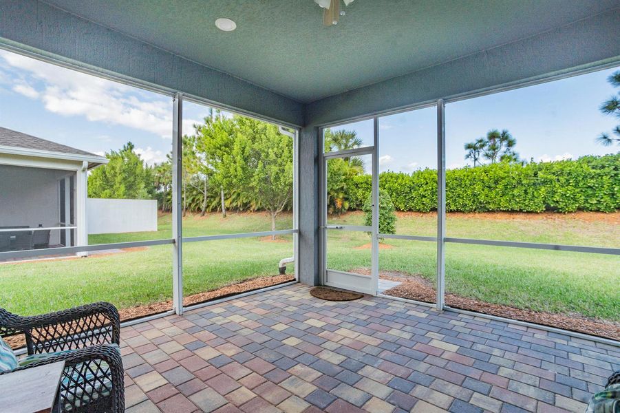 Screened in Patio Screened in Patio