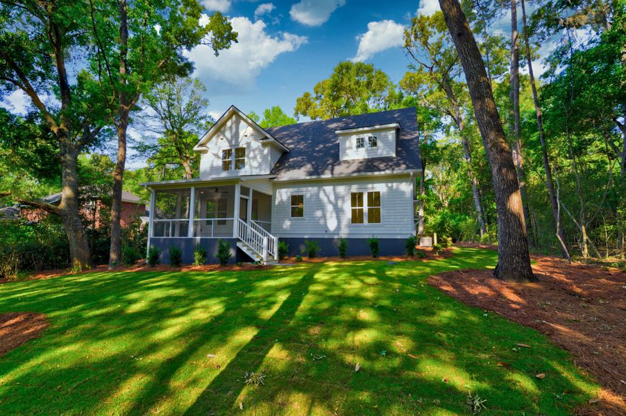 Exterior details and patio area of a home in , Hollywood (Image 32).