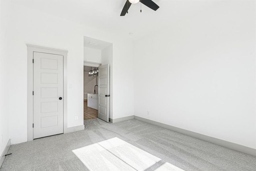 Spacious, unfurnished interior of a new home in , Granbury (Image 22). Spacious, unfurnished interior of a new home in , Granbury (Image 22).