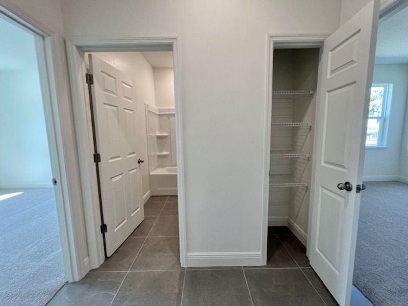 Spacious, unfurnished interior of a new home in Lakes At St Sebastian, Micco (Image 16).