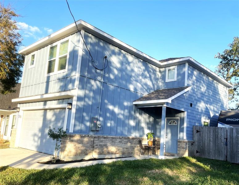 Exterior details and patio area of a home in , Hempstead (Image 3).