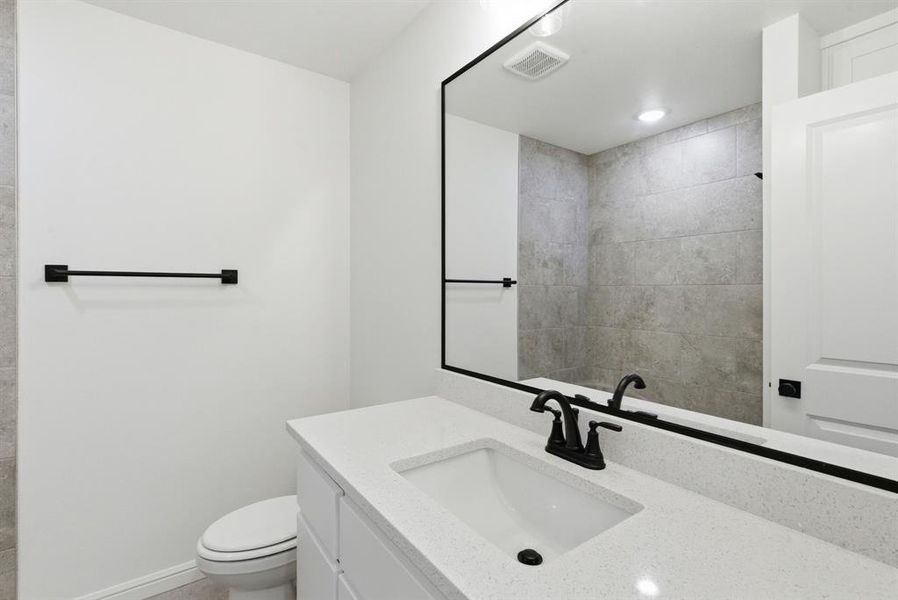 Furnished interior view inside a new home in , Lipan (Image 6).