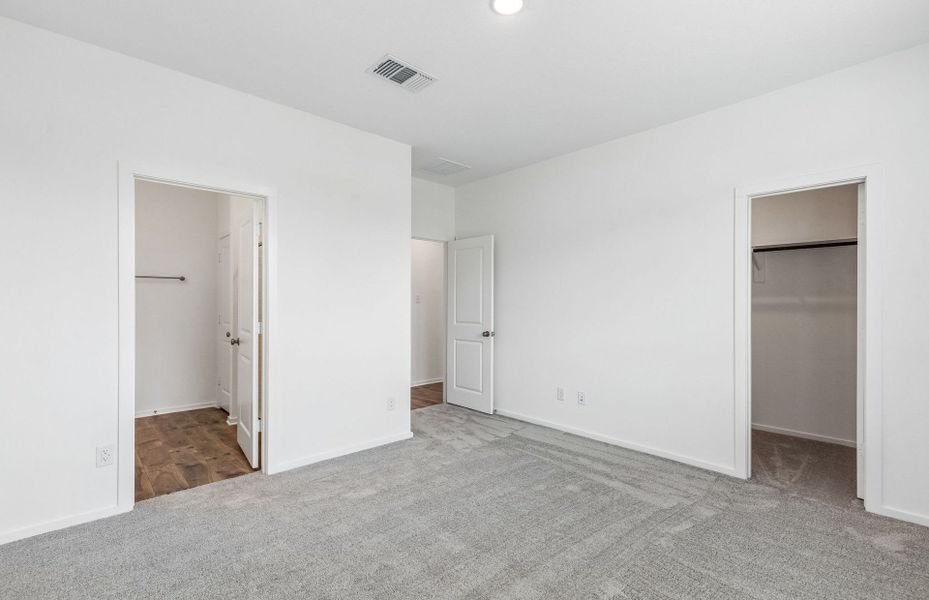 Spacious, unfurnished interior of a new home in Stokesbury, Waller (Image 9).