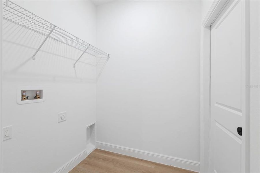 Spacious, unfurnished interior of a new home in , Ocala (Image 30).