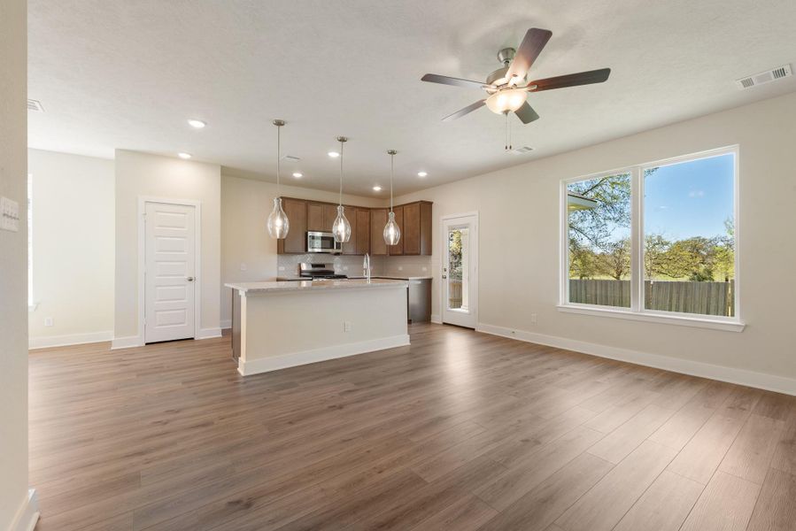 Spacious, unfurnished interior of a new home in , Brenham (Image 22).