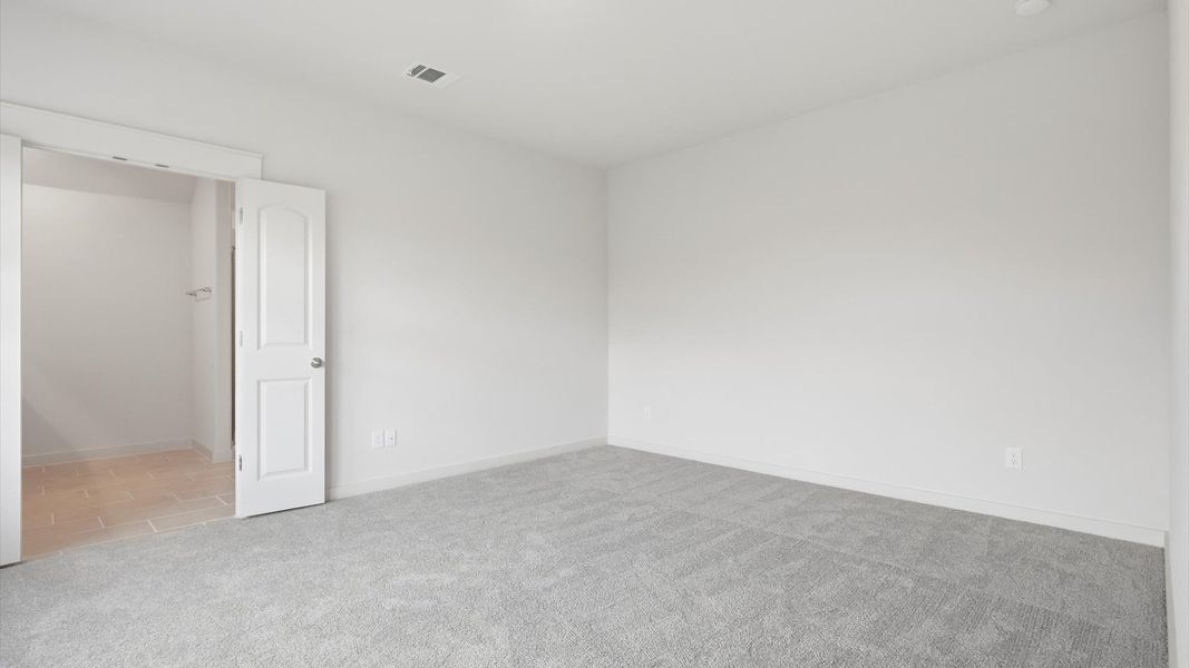 Furnished interior view inside a new home in Walden Pond, Forney (Image 19). Furnished interior view inside a new home in Walden Pond, Forney (Image 19).