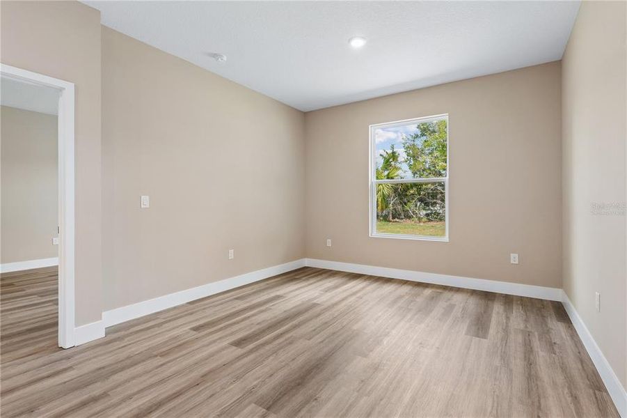 Spacious, unfurnished interior of a new home in , Palm Coast (Image 10).