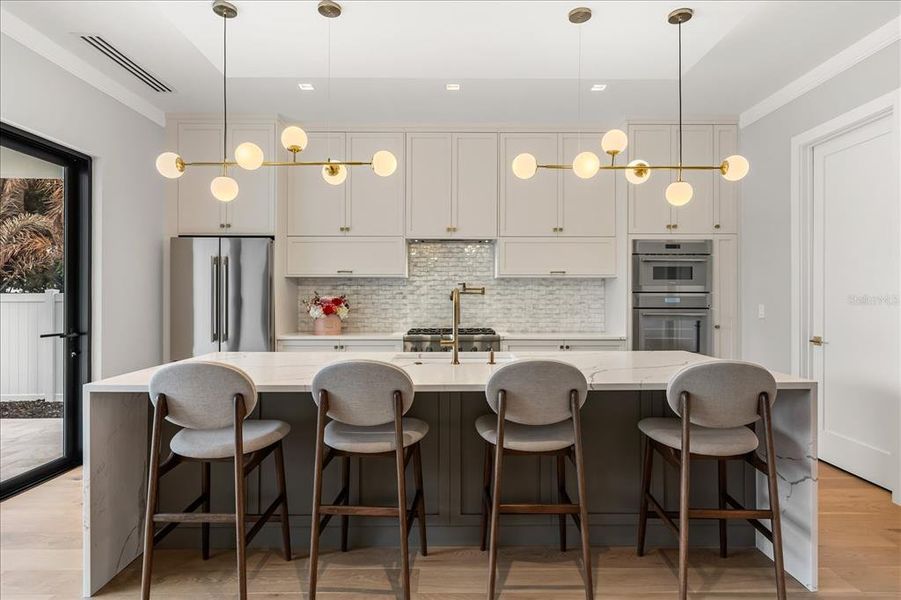 Furnished interior view inside a new home in , Orlando (Image 9).