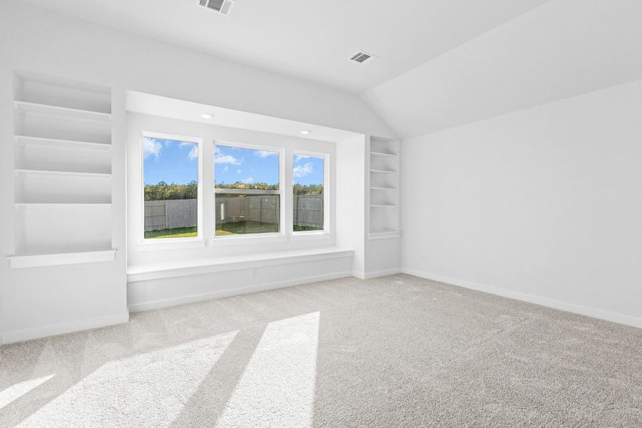 Spacious, unfurnished interior of a new home in The Colony, Bastrop (Image 20).