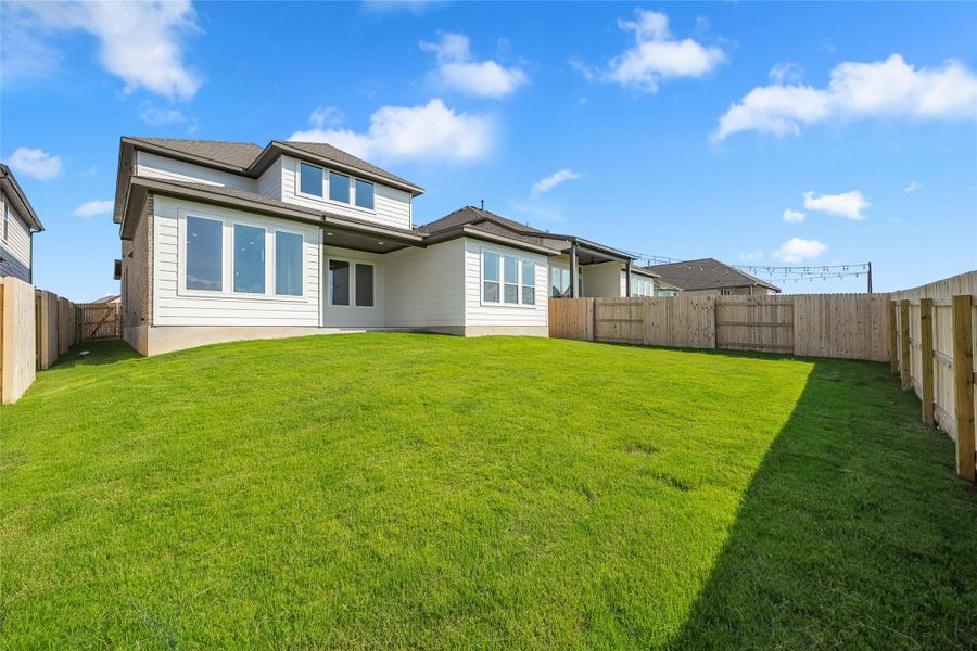 Exterior details and patio area of a home in , Buda (Image 4).