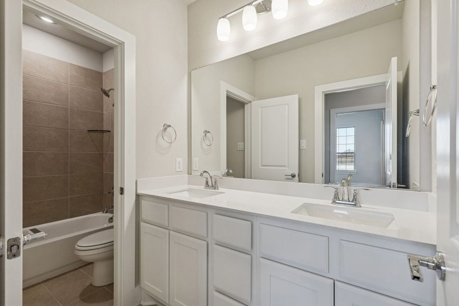 Furnished interior view inside a new home in Ellis Ranch Estates, Waxahachie (Image 14).