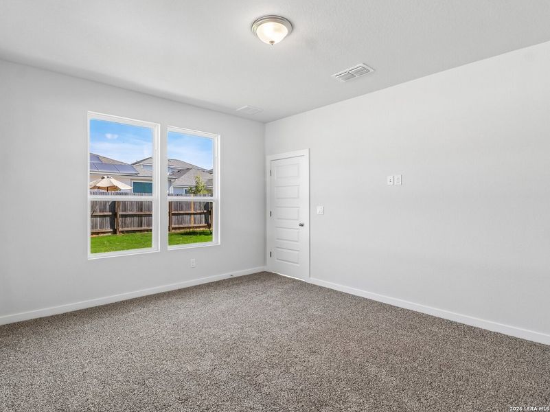 Spacious, unfurnished interior of a new home in Talley Fields, San Antonio (Image 19).