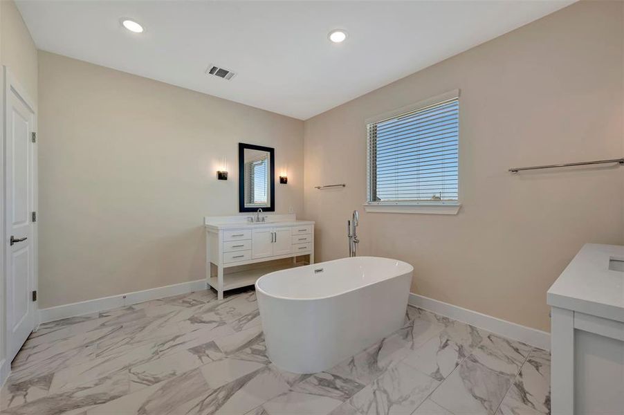 Furnished interior view inside a new home in Timberbrook, Justin (Image 10).