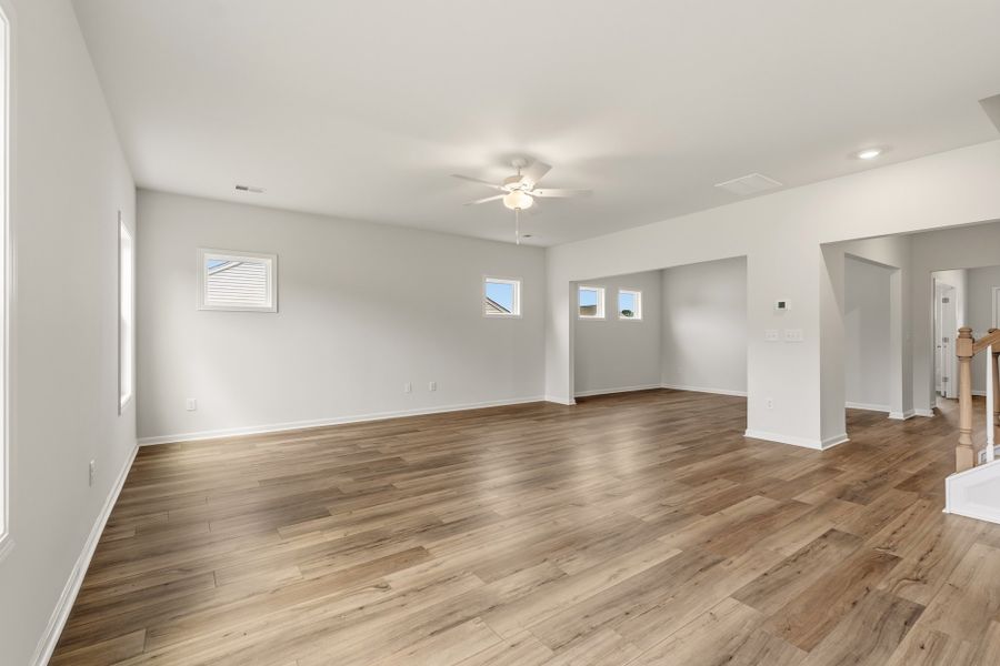 Spacious, unfurnished interior of a new home in Dove Hollow, Chesnee (Image 20).